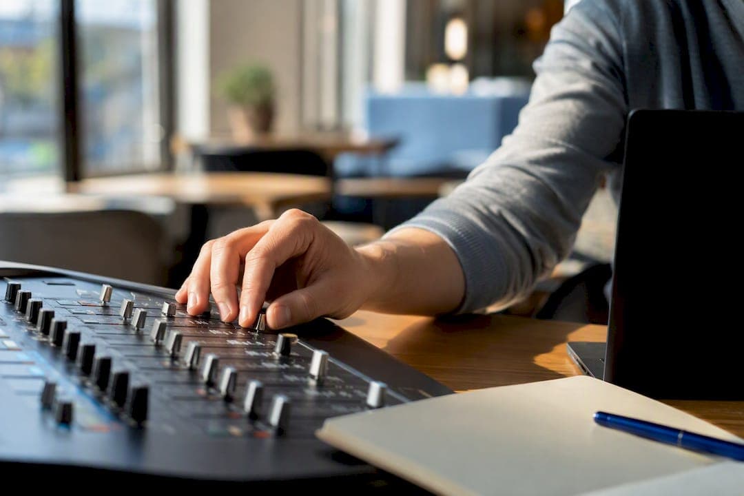 LLM SEO: So werden Sie in KI-Antworten zitiert statt übersehen